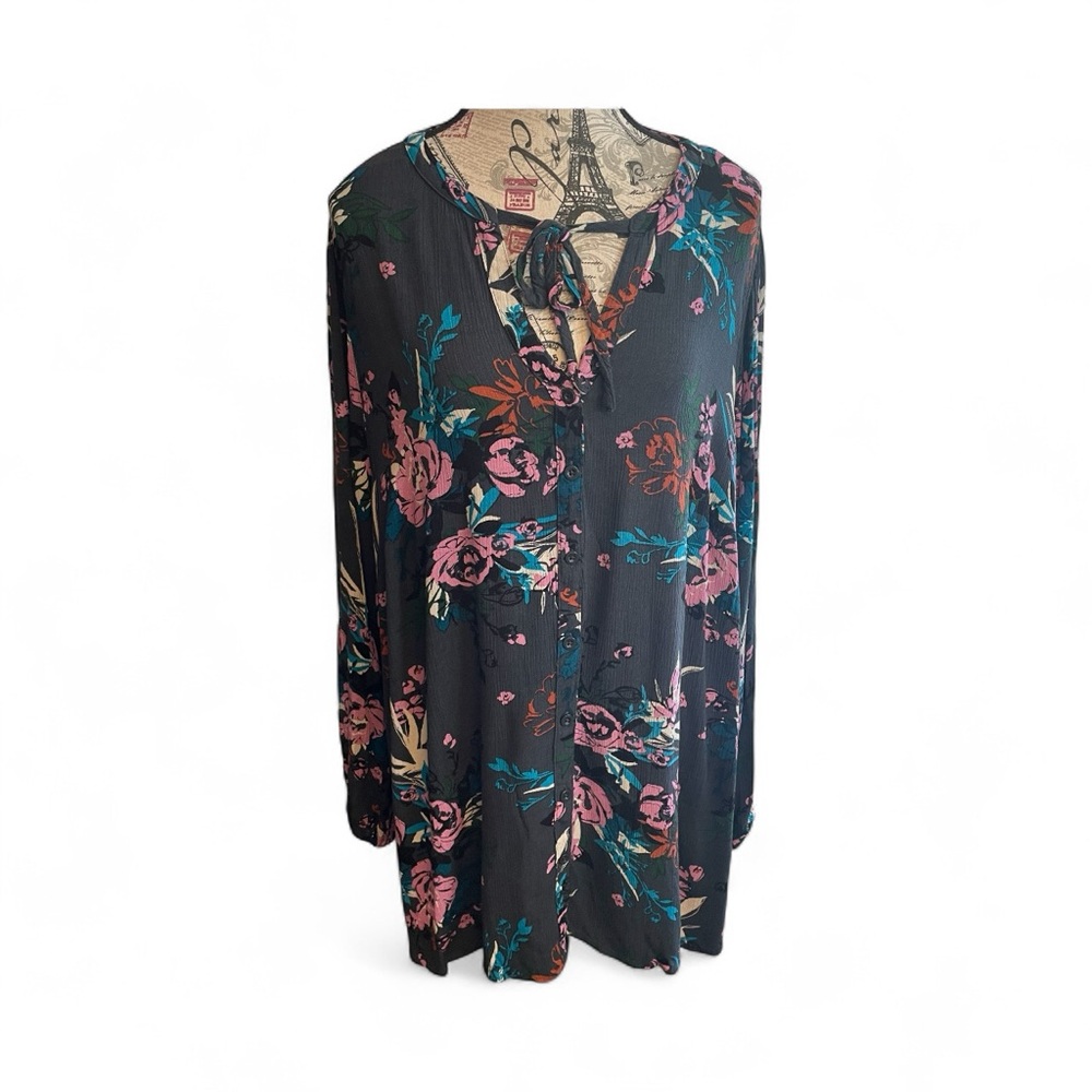 Torrid Dark Gray Floral Top